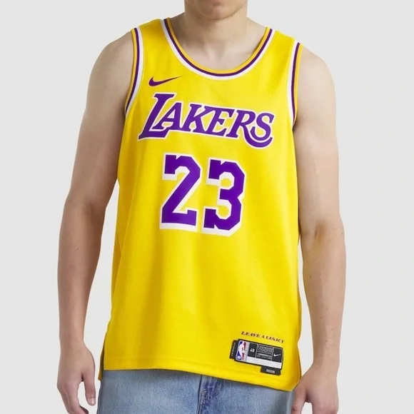 Nike Men's Los Angeles Lakers LeBron James Icon Edition Swingman Jersey Gold 23 - Picture 2 of 6